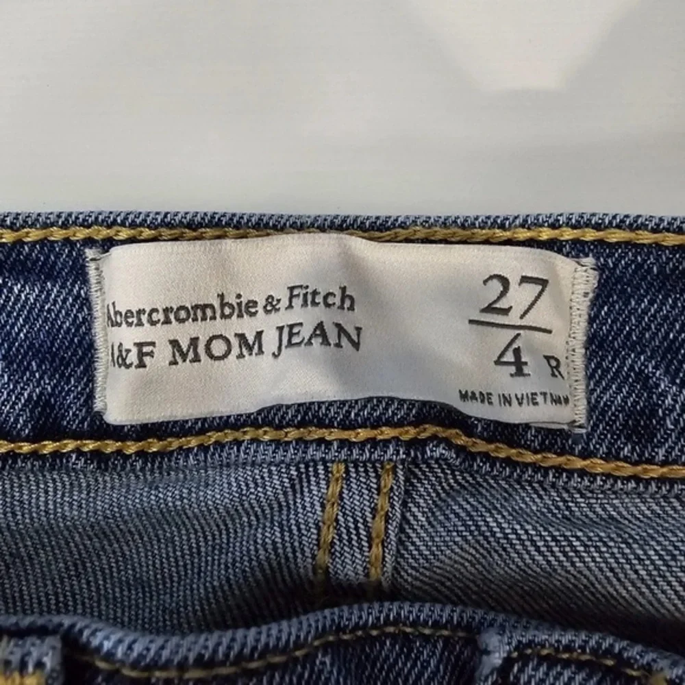 Abercrombie &‎ Fitch - Mom Jeans